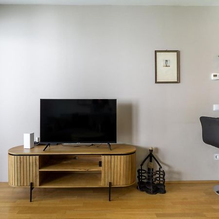 Apartment With Garden Close To Stadthalle, Westbahnhof Wien Eksteriør billede