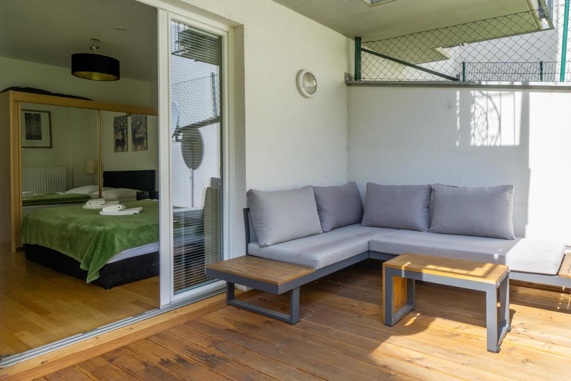 Apartment With Garden Close To Stadthalle, Westbahnhof Wien Eksteriør billede